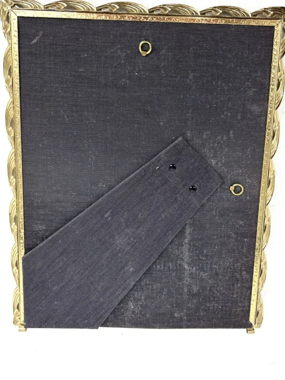 Picture Frame Metal Scalloped Edge 8 x 10